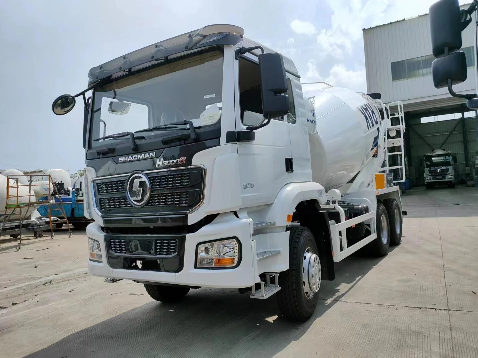 Camion malaxeur H3000S : Mélange à haut rendement, leader d'une nouvelle tendance en ingénierie