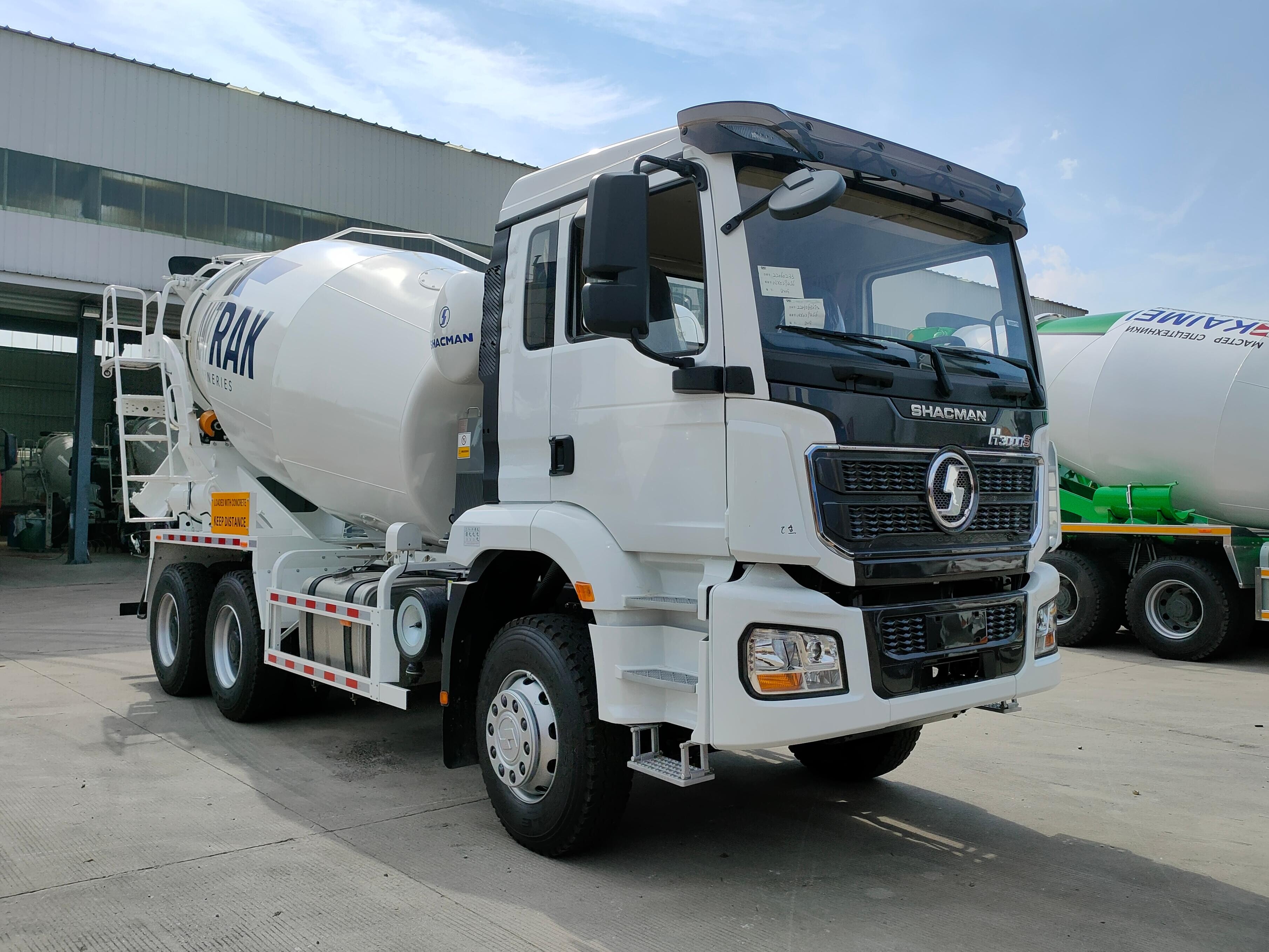 Camion mélangeur H3000S : Un mélange efficace pour l'industrie de la construction