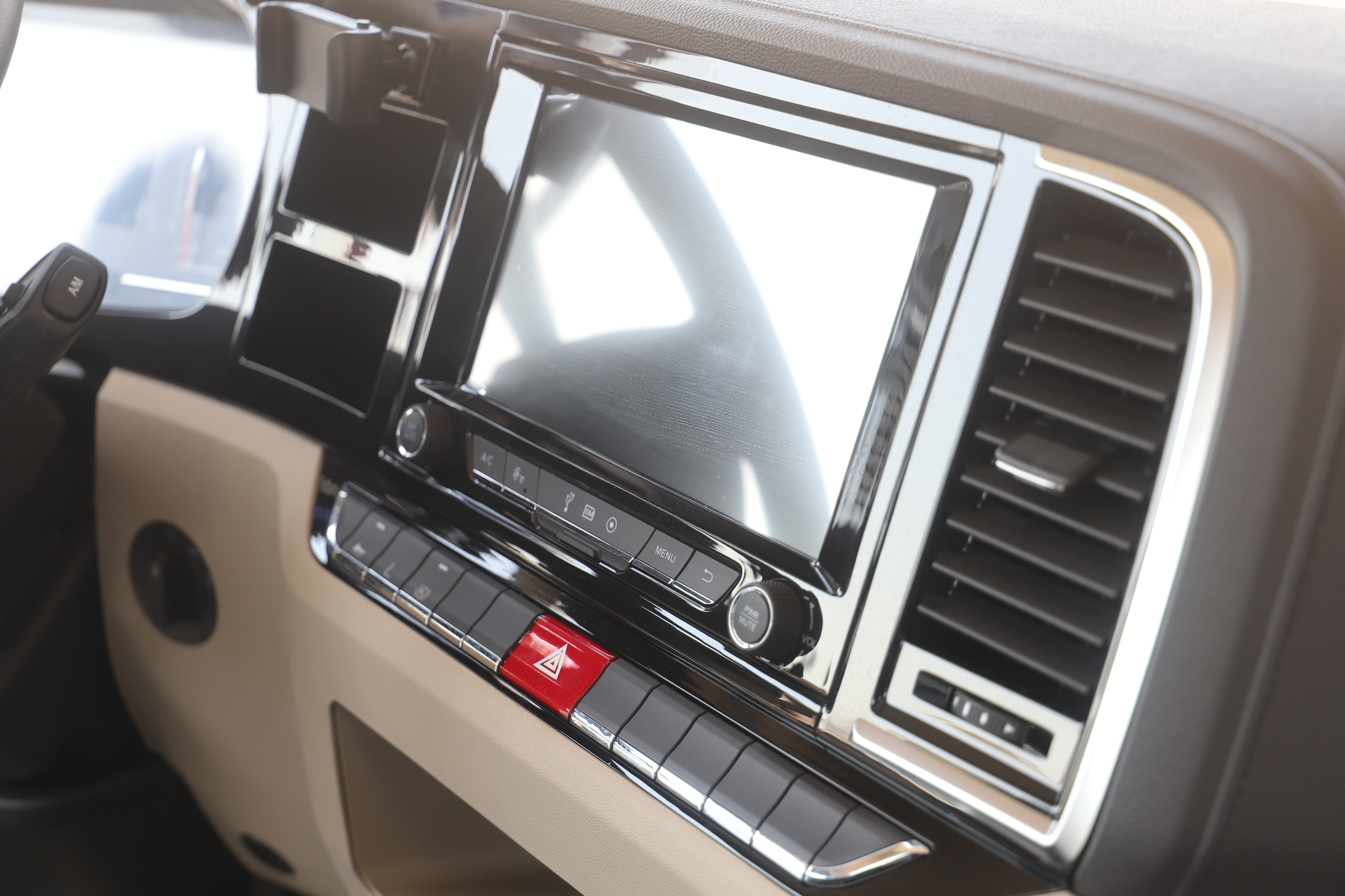 Comment le Shacman X5000 8x4 répond aux exigences de l'industrie minière au Pérou