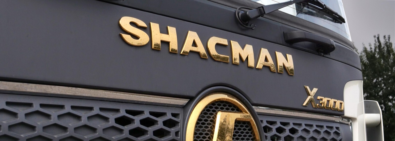 Comment le camion à ordures SHACMAN L3000 4×2 gère les conditions routières en saison humide