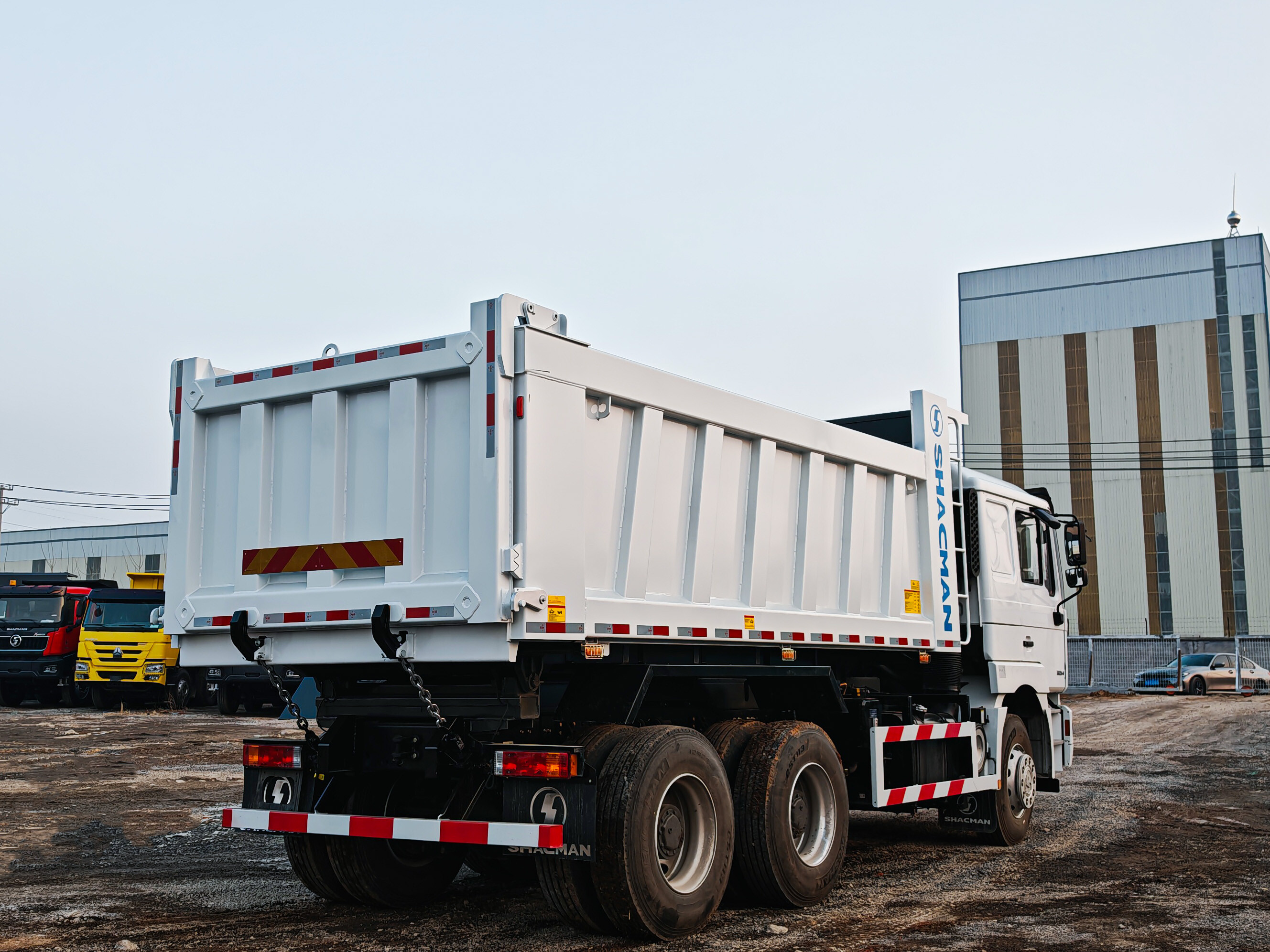 Les 5 principales caractéristiques des camions-remorques SHACMAN pour les opérateurs