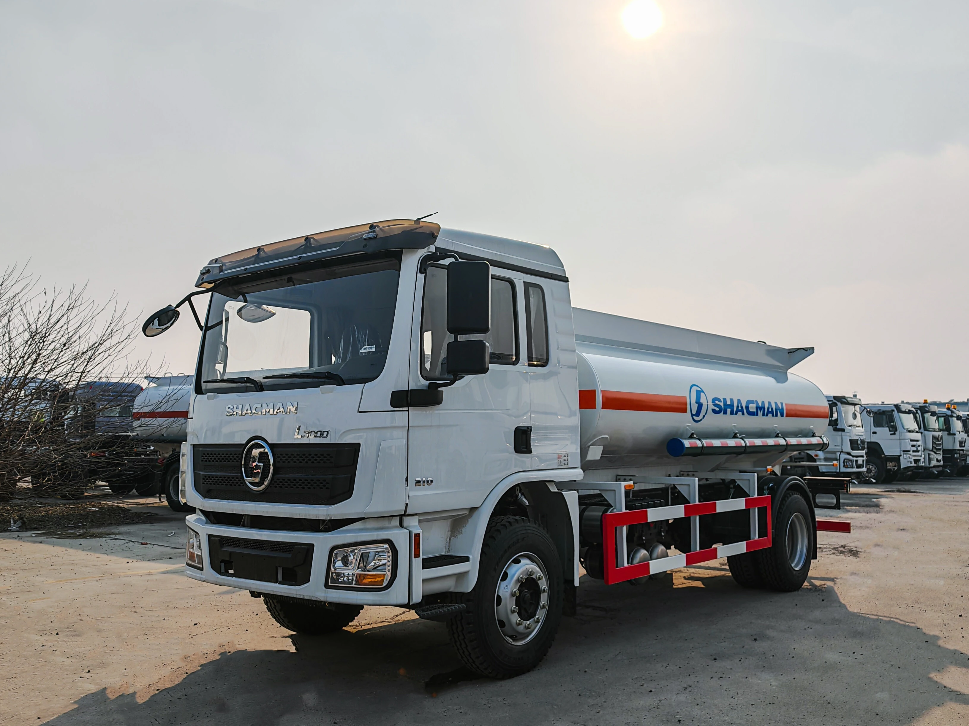 Camion-citerne SHACMAN L3000 4×2 : Une solution efficace et fiable pour les camions-citernes