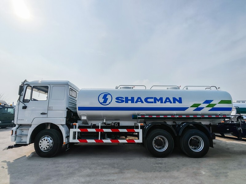 SHACMAN F2000 6x4 Arroseuse