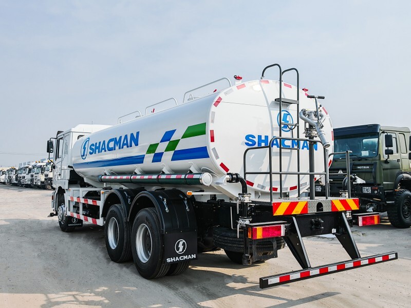 SHACMAN F2000 6x4 Arroseuse