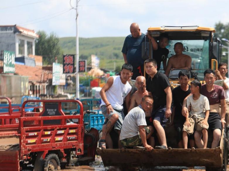 What are the common materials of silicone rubber products? What are their characteristics?