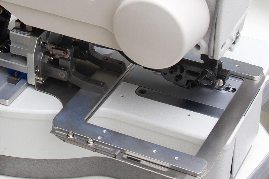 MS-22 TWIN HEAD STRAIGHT BUTTON HOLING MACHINE