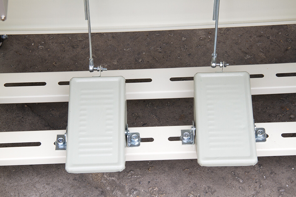 MS-22 TWIN HEAD STRAIGHT BUTTON HOLING MACHINE