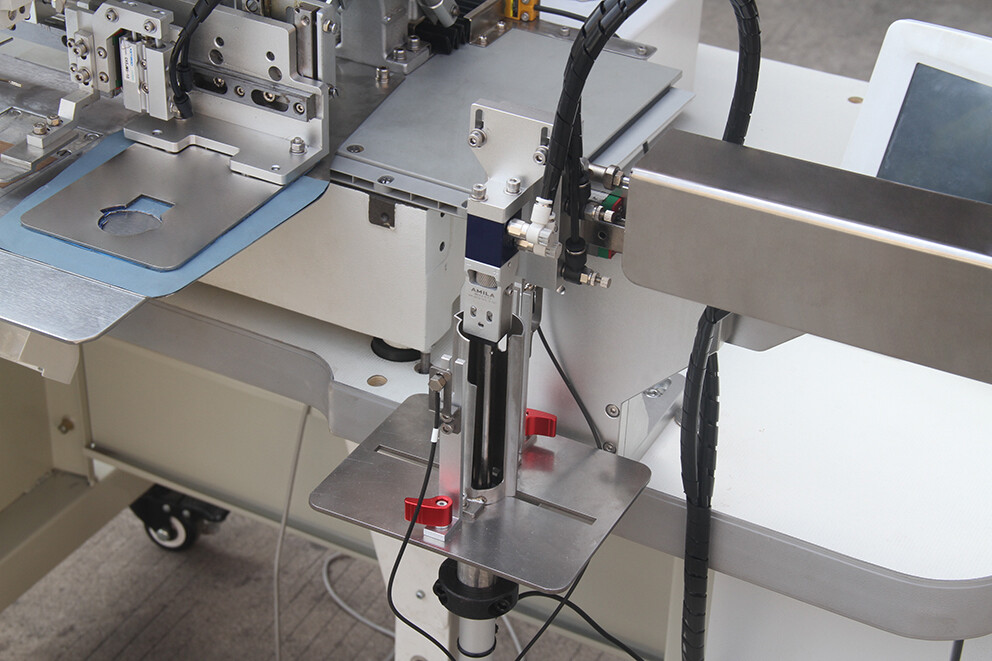 MS-13-A326 CNC AUTOMATIC TRADEMARK MACHINE