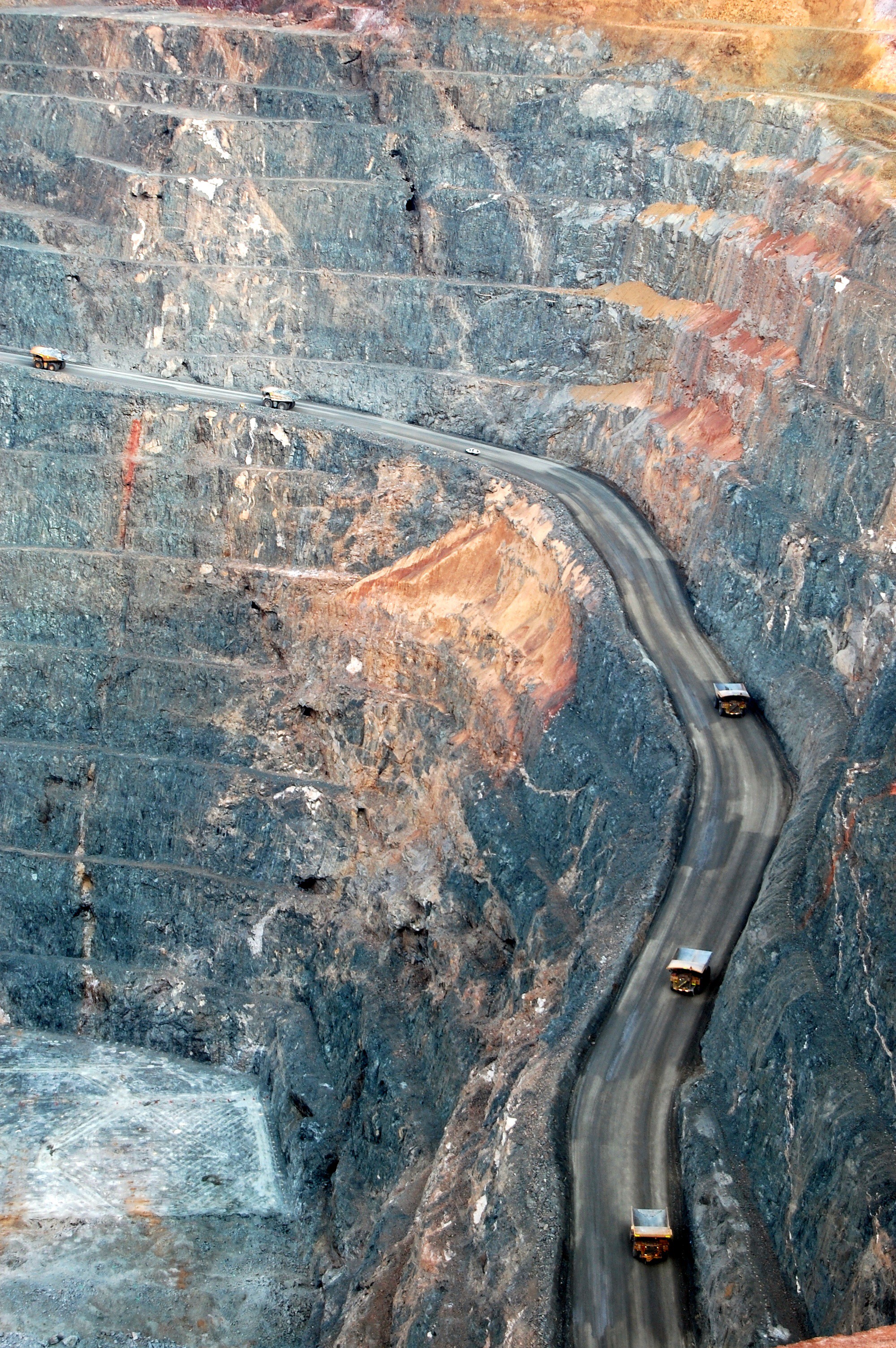Improve ore quality and safeguard equipment safety – permanent magnet iron removal technology delivers proven solutions!