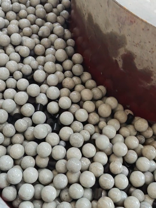 The ‘Big Story’ Is Happening — A Firsthand Look Inside Saint Langma’s Production Line 图片1(5)