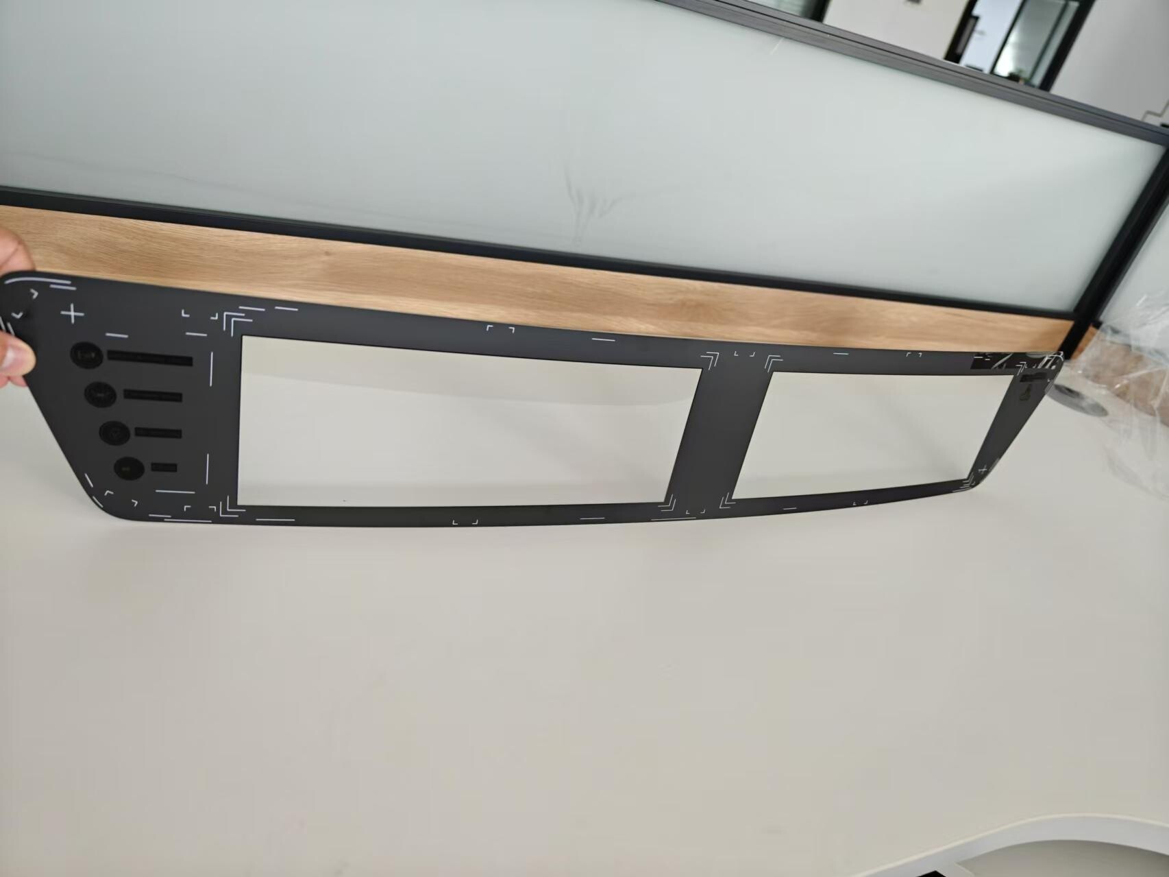 Cubierta de cristal antideslumbrante para el control central de vehículos eléctricos