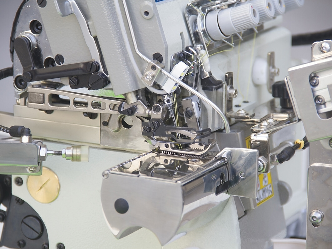 MS-16 自动上螺纹袖口机 03.jpg