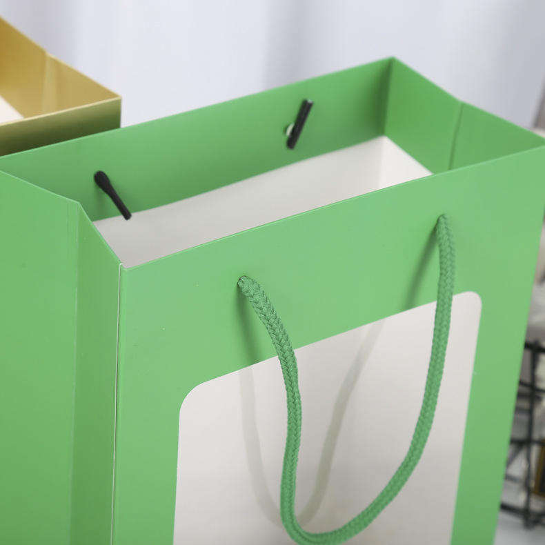 البيرة في حقيبة يد