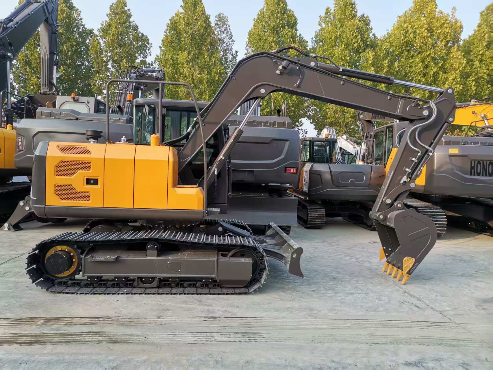 HQE 75 excavator Yanmar engine 7.5 ton