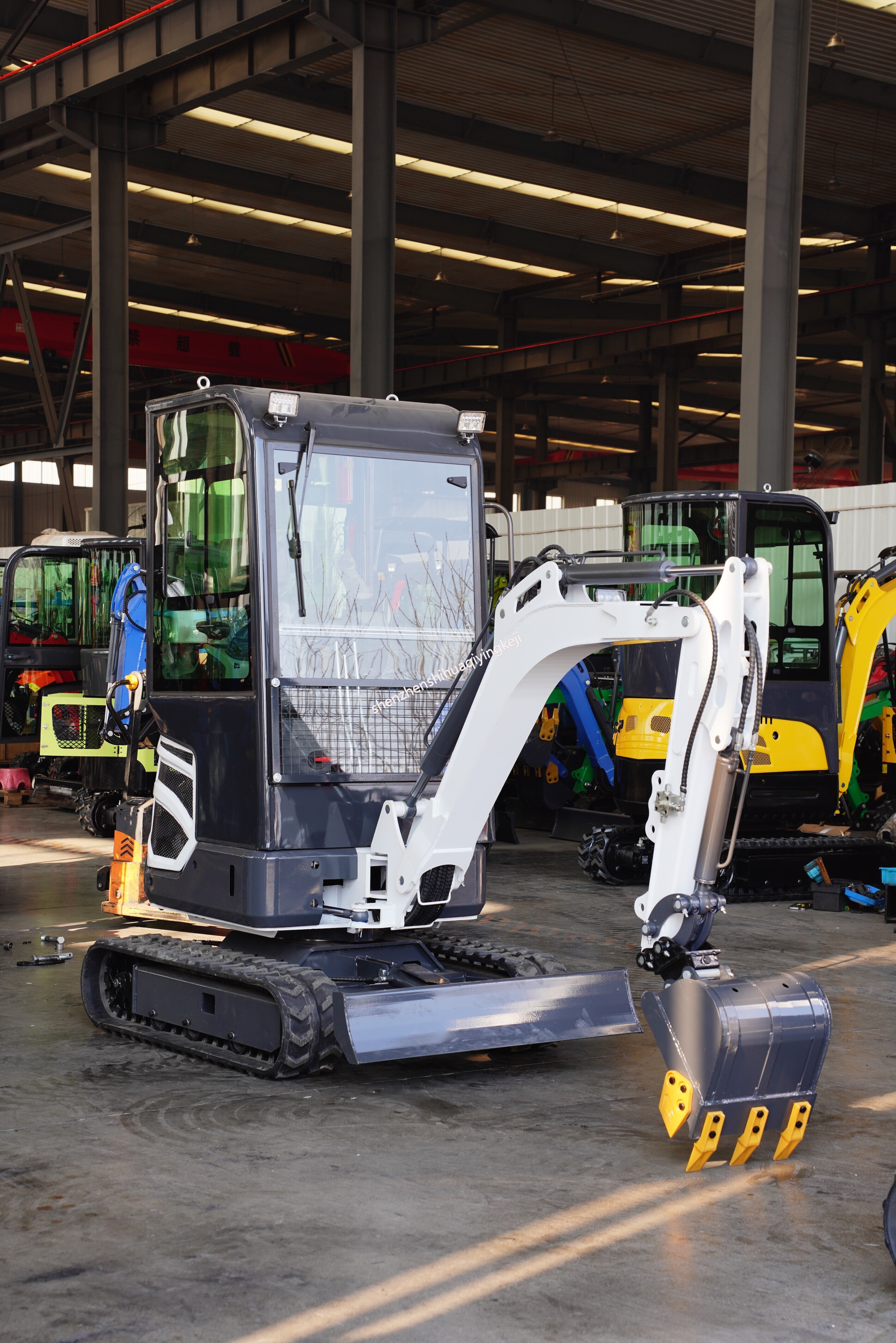 HQE18-pro | 1.8-ton mini excavator with hydraulic pilot control - optional Kubota or Yanmar engine