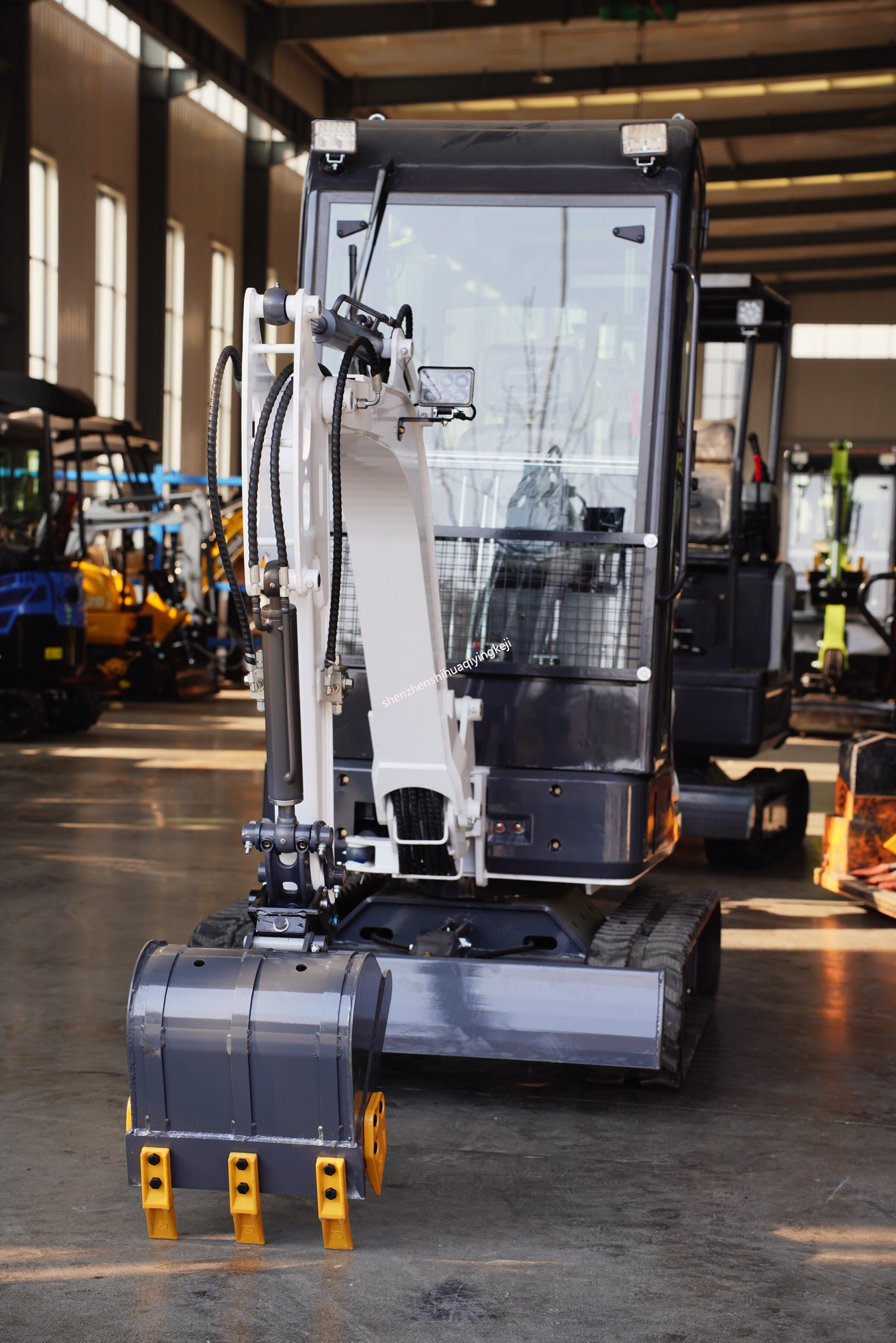 HQE18-pro | 1.8-ton mini excavator with hydraulic pilot control - optional Kubota or Yanmar engine