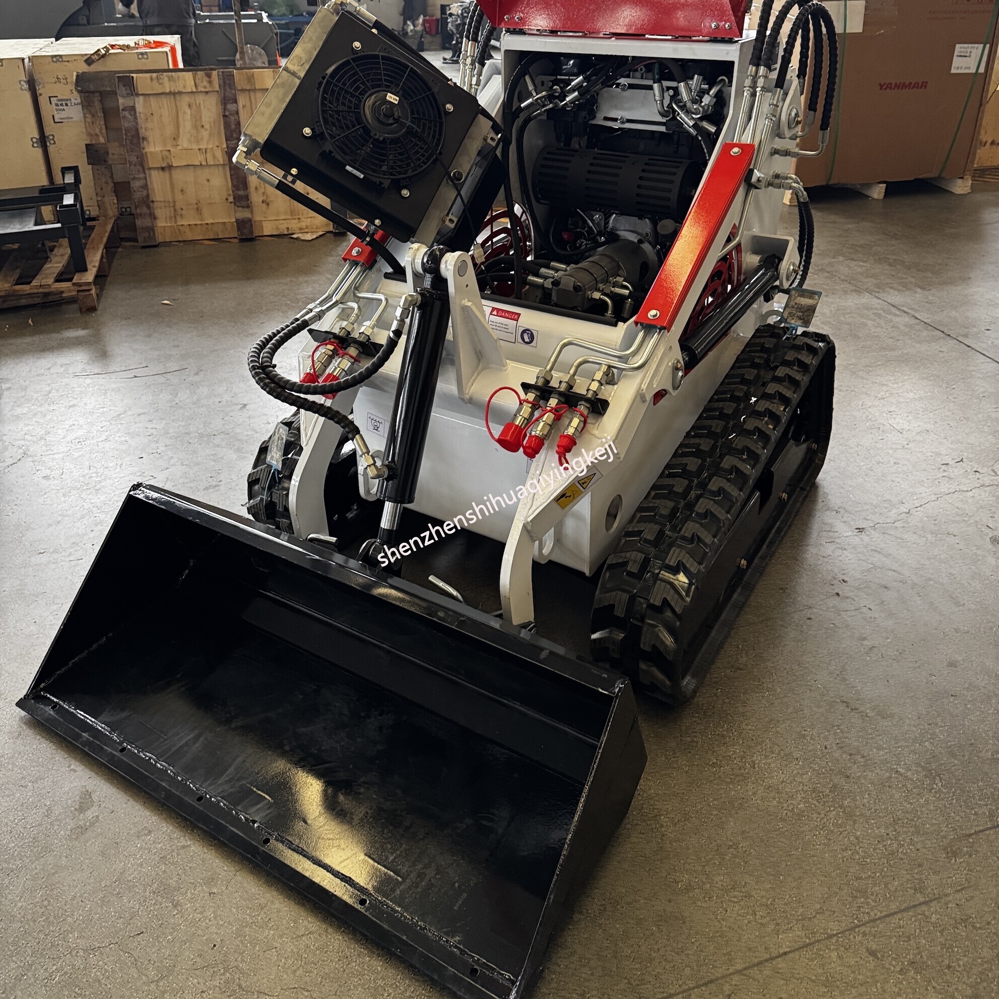 HQ380 Mini Skid Steer Loader | Compact Track & Wheel Loader Factory