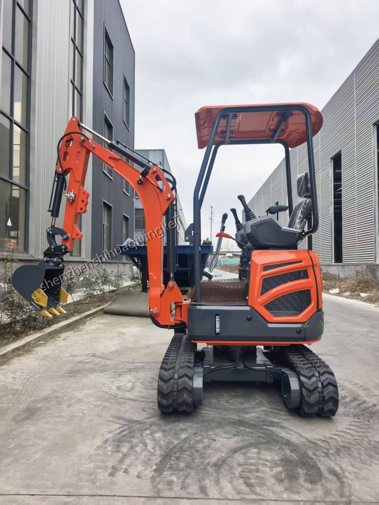 HQE18-pro | 1.8-ton mini excavator with hydraulic pilot control - optional Kubota or Yanmar engine