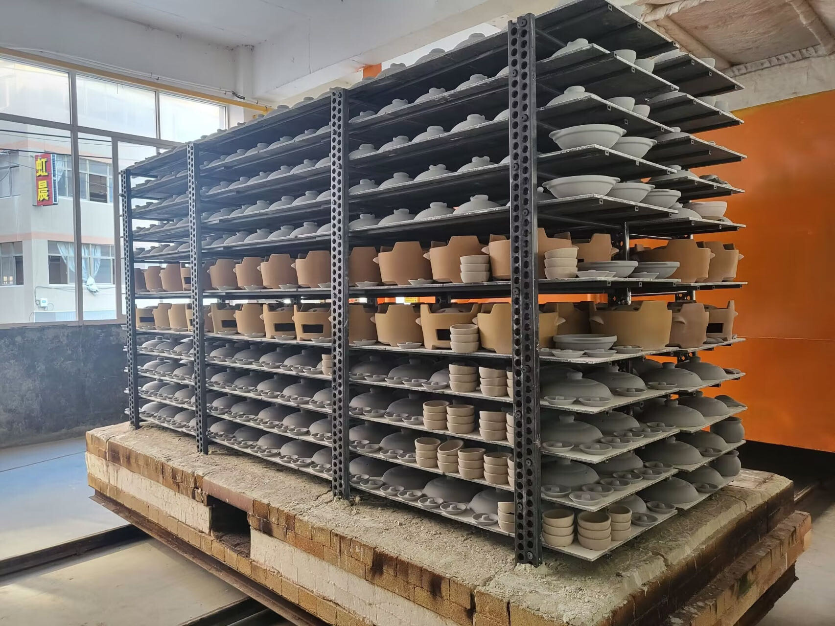 SiSiC Colum used to frame kiln