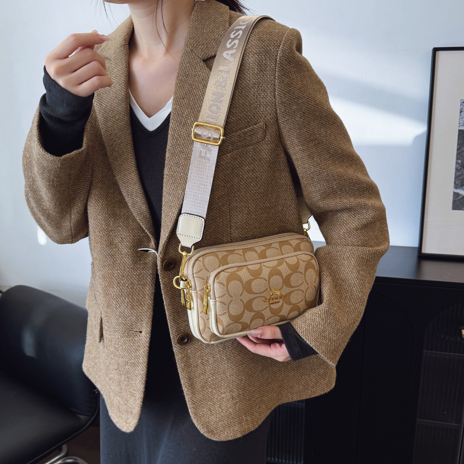 Fashion chest bag handbag