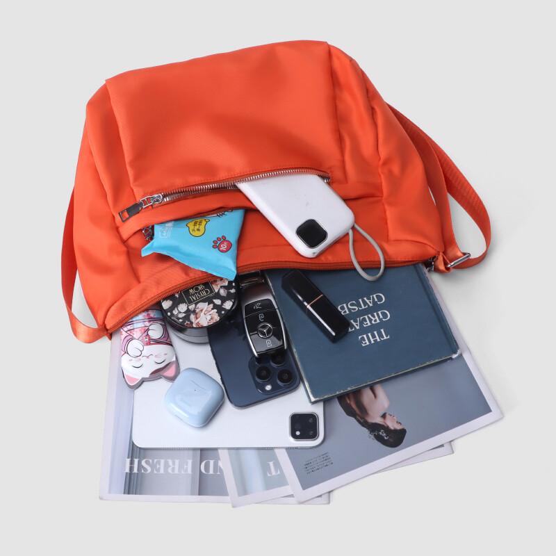 Leisure canvas crossbody bag