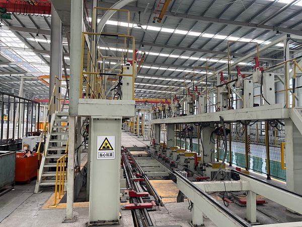 7. Pliage de plaques d'acier pour remorques-citernes Mahince.jpg