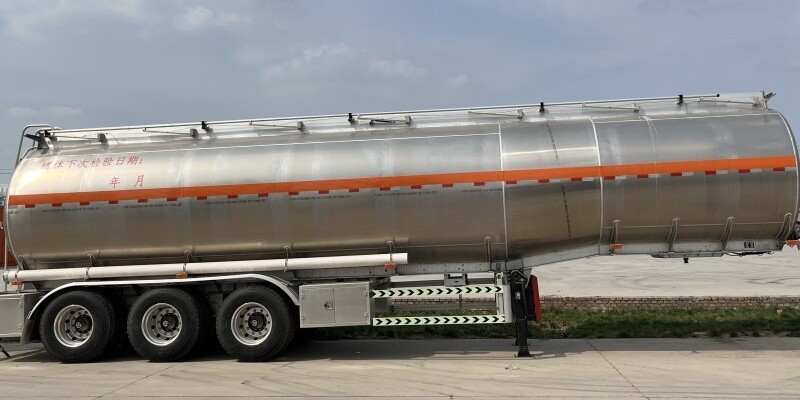 aluminum tanker trailer.jpg