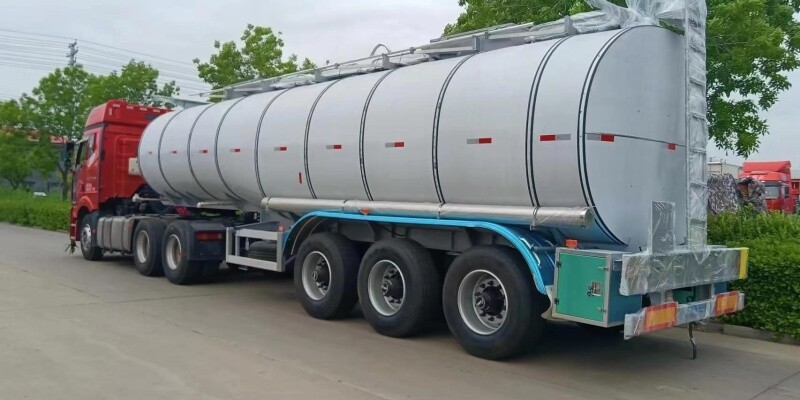 staineless tanker trailer.jpg