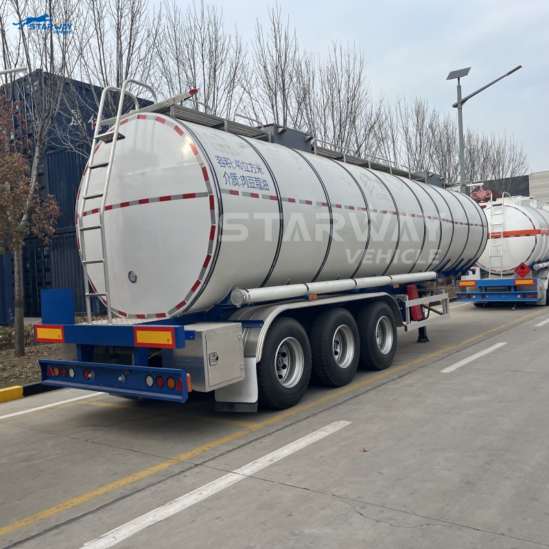 Camion-citerne à trois essieux de 40 000 litres de carburant