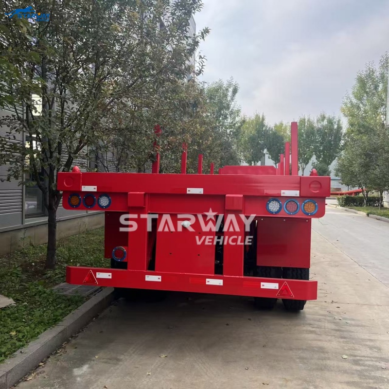 Remorque plate-forme à 3 essieux avec piquets