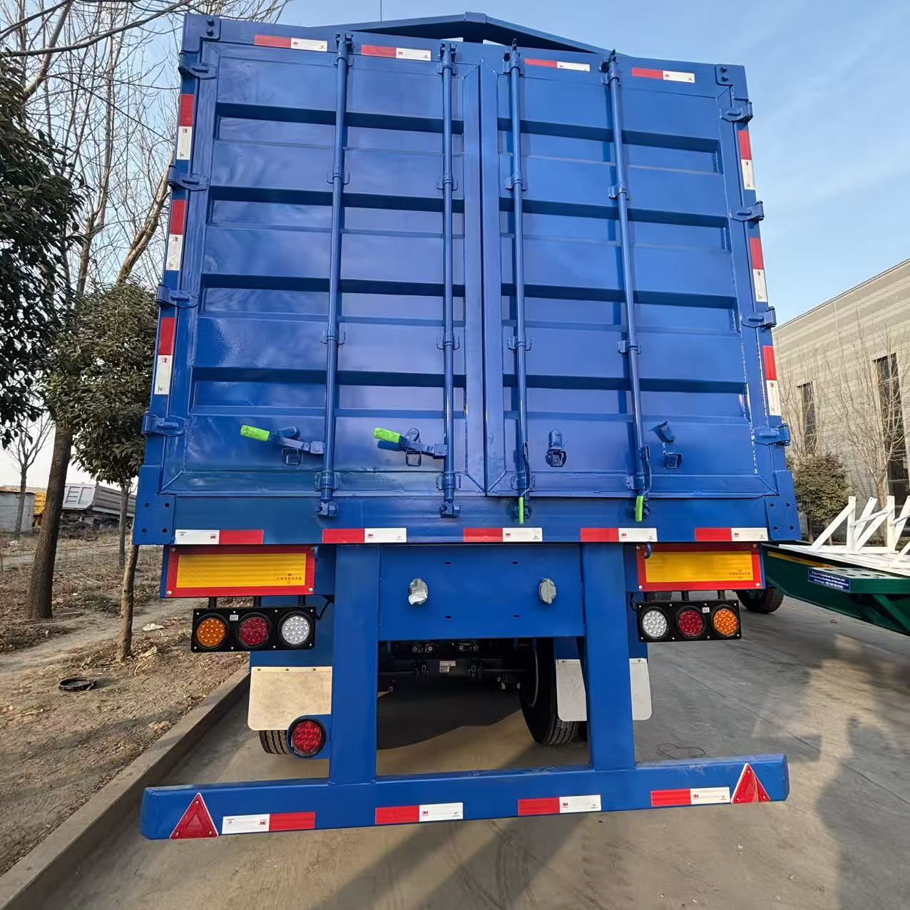 Semi-remorque à ridelles à 4 essieux 80Tons