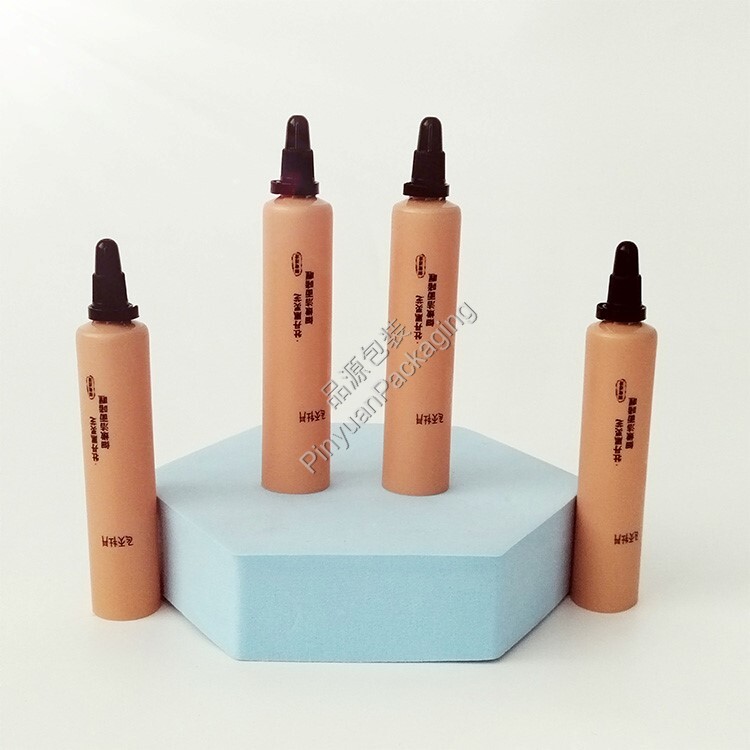 D19 8ml Cleansing Gel PE Cosmetic Tube with Black Pointed Mouth Cap