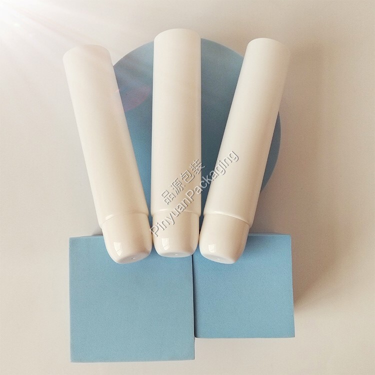 D40 150ml Skincare Lotion PE Cosmetic Tube with 3 Rollers Ball Cap