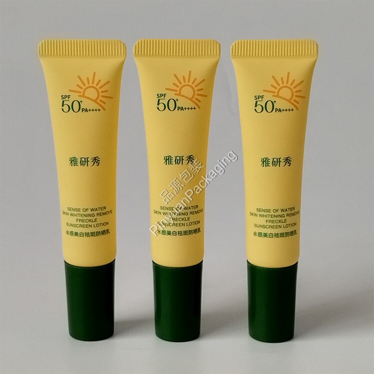 D19 10ml Sunscreen Lotion PE Cosmetic Tube with Green Cylindrical Cap