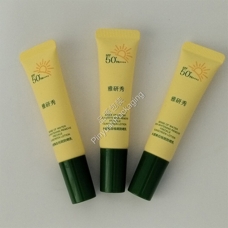 D19 10ml Sunscreen Lotion PE Cosmetic Tube with Green Cylindrical Cap