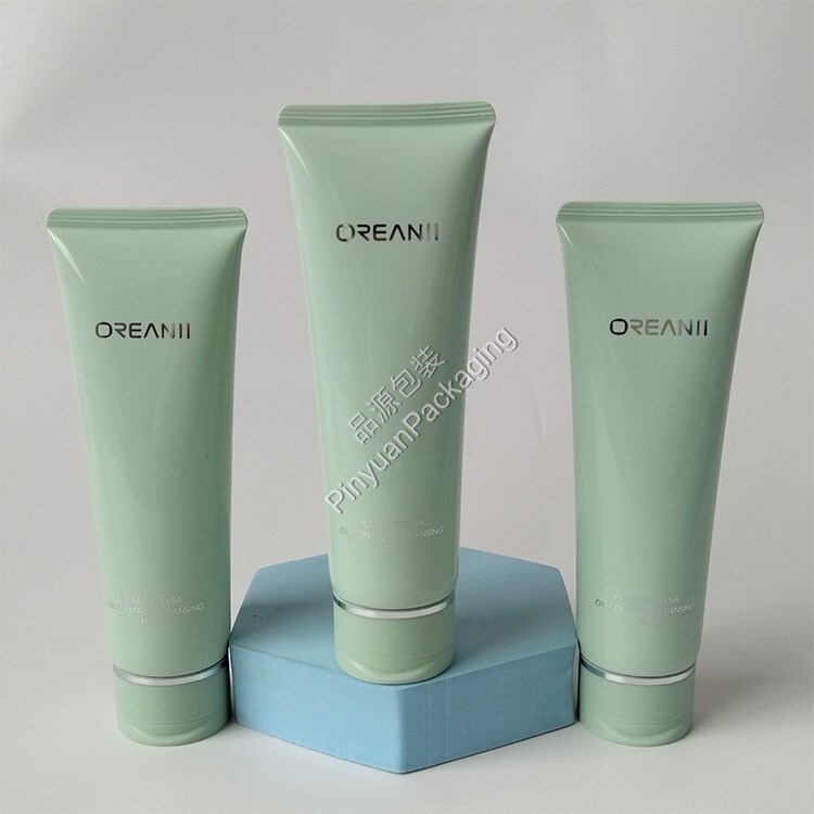 D40 100ml Facial Cleanser Lotion PE Cosmetic Tube with Flip-top Cap