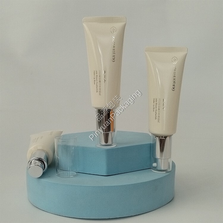 D30 40ml Makeup Base Cream PE Cosmetic Tube with Pump Cap