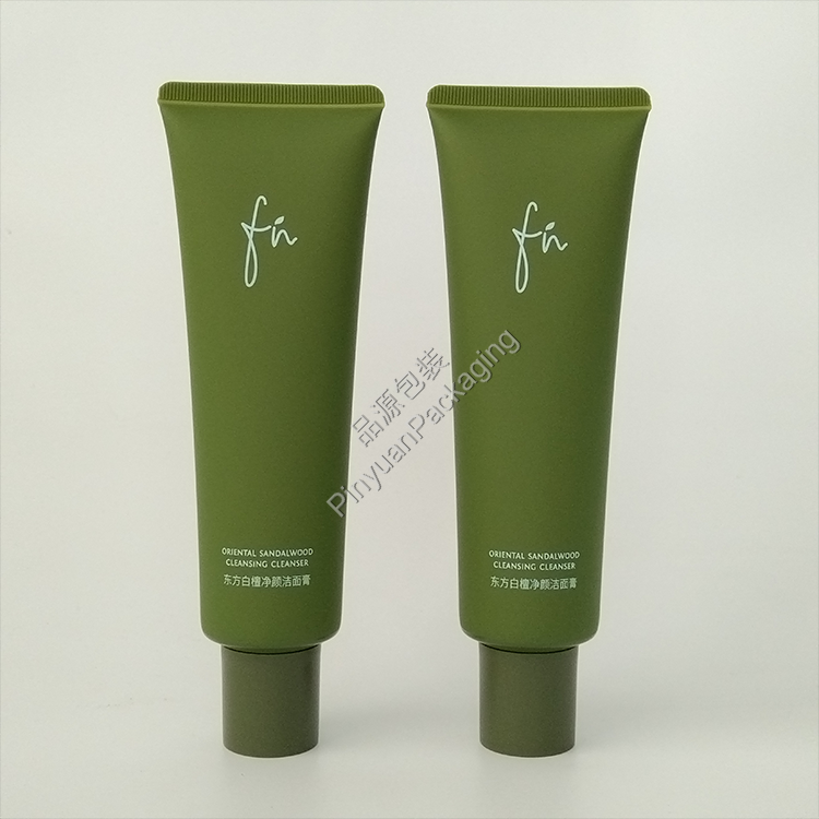 D40 130g Facial Cleanser PE Cosmetic Tube with Green Cylindrical Cap