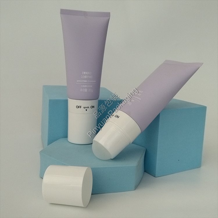 D40 80g Facial Cleanser PE Cosmetic Tube with Single Plastic Ball Massage Applicator Cap