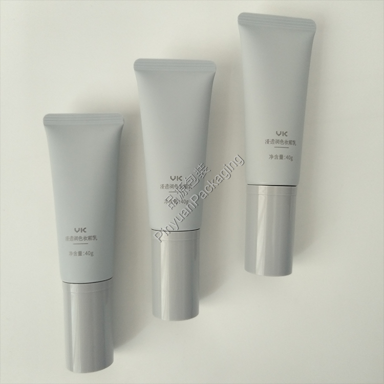 D30 40g Makeup Primer PE Cosmetic Tube with Grey Pump Cap