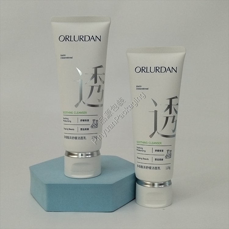 D40 100ml Facial Cleanser PE Cosmetic Tube Flip-top Cap (Soft Touch Effect) with Metal Circle