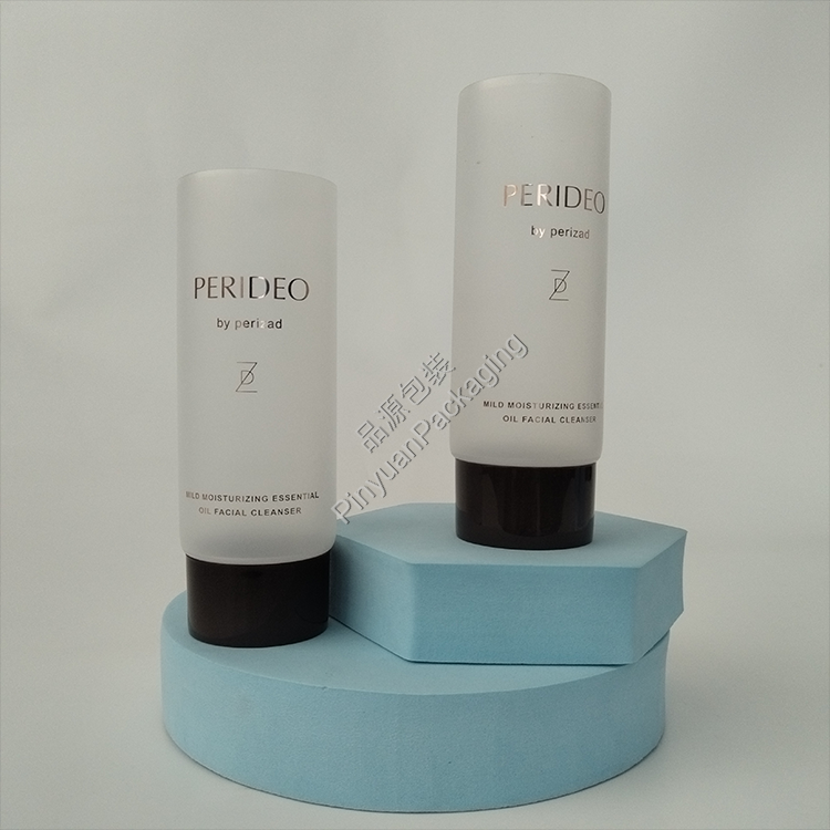 D50 150g Facial Cleanser Transparent PE Cosmetic Tube with Twist-top Dispensing Cap