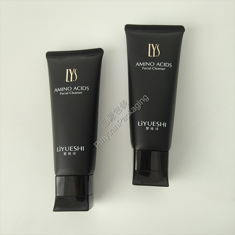 D40 100g Facial Cleanser Black PE Cosmetic Tube with Square Flip-top Cap