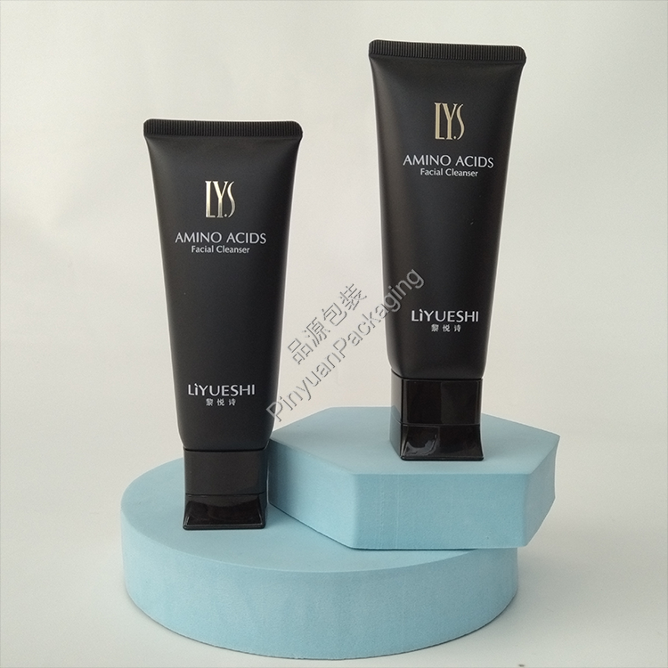 D40 100g Facial Cleanser Black PE Cosmetic Tube with Square Flip-top Cap