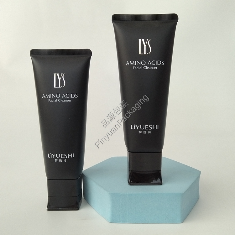 D40 100g Facial Cleanser Black PE Cosmetic Tube with Square Flip-top Cap