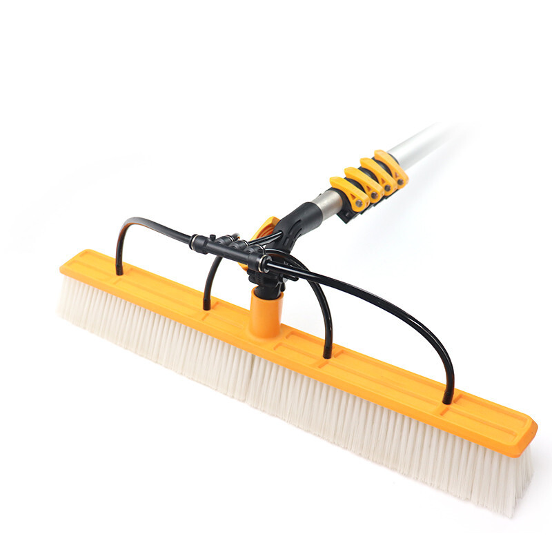 Photovoltaic manual water spray brush