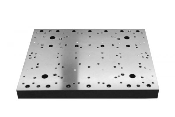 What are the situations of oil leakage in CNC machining and CNC milling machines?