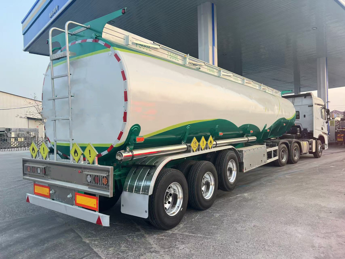 tanker 3.jpg tanker 3.jpg