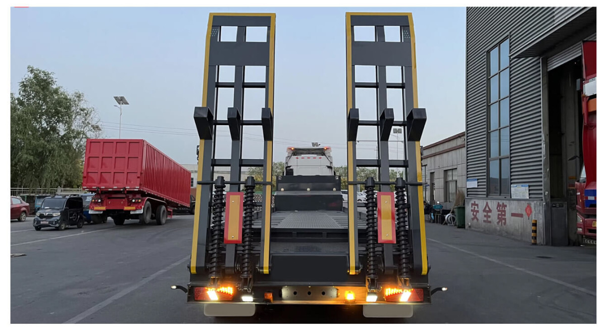 5 axles lowbed trailer (3).jpg