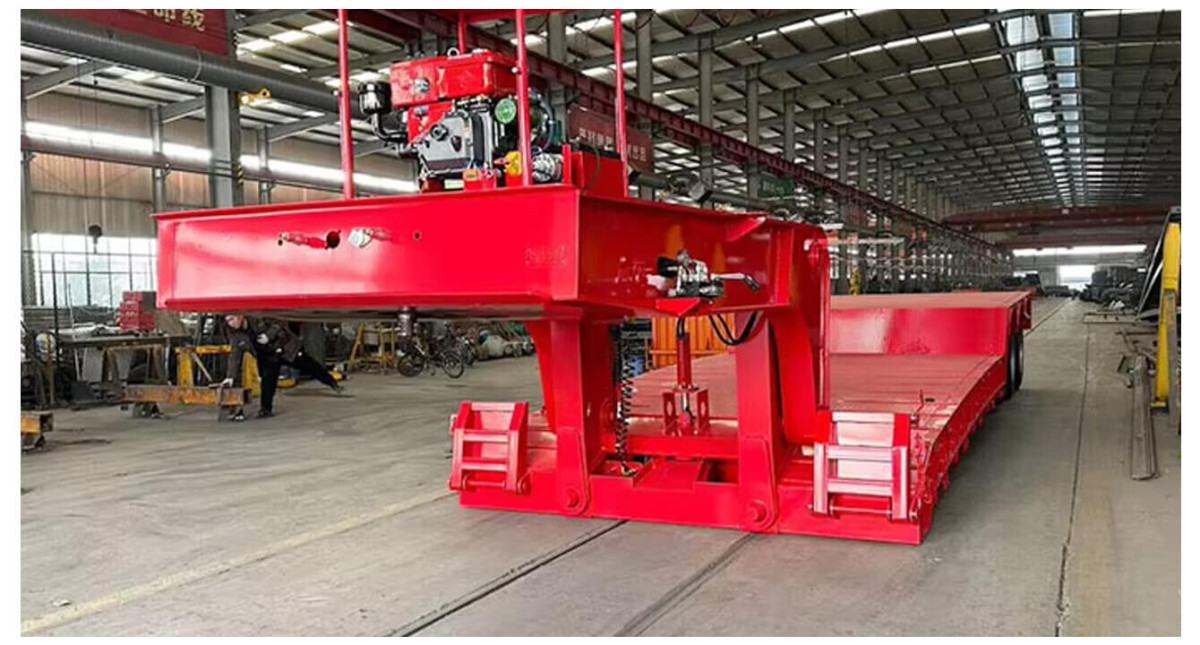 3 axles low bed semi trailer (2).jpg